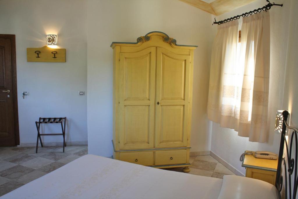 Hotel San Pantaleo Habitación foto