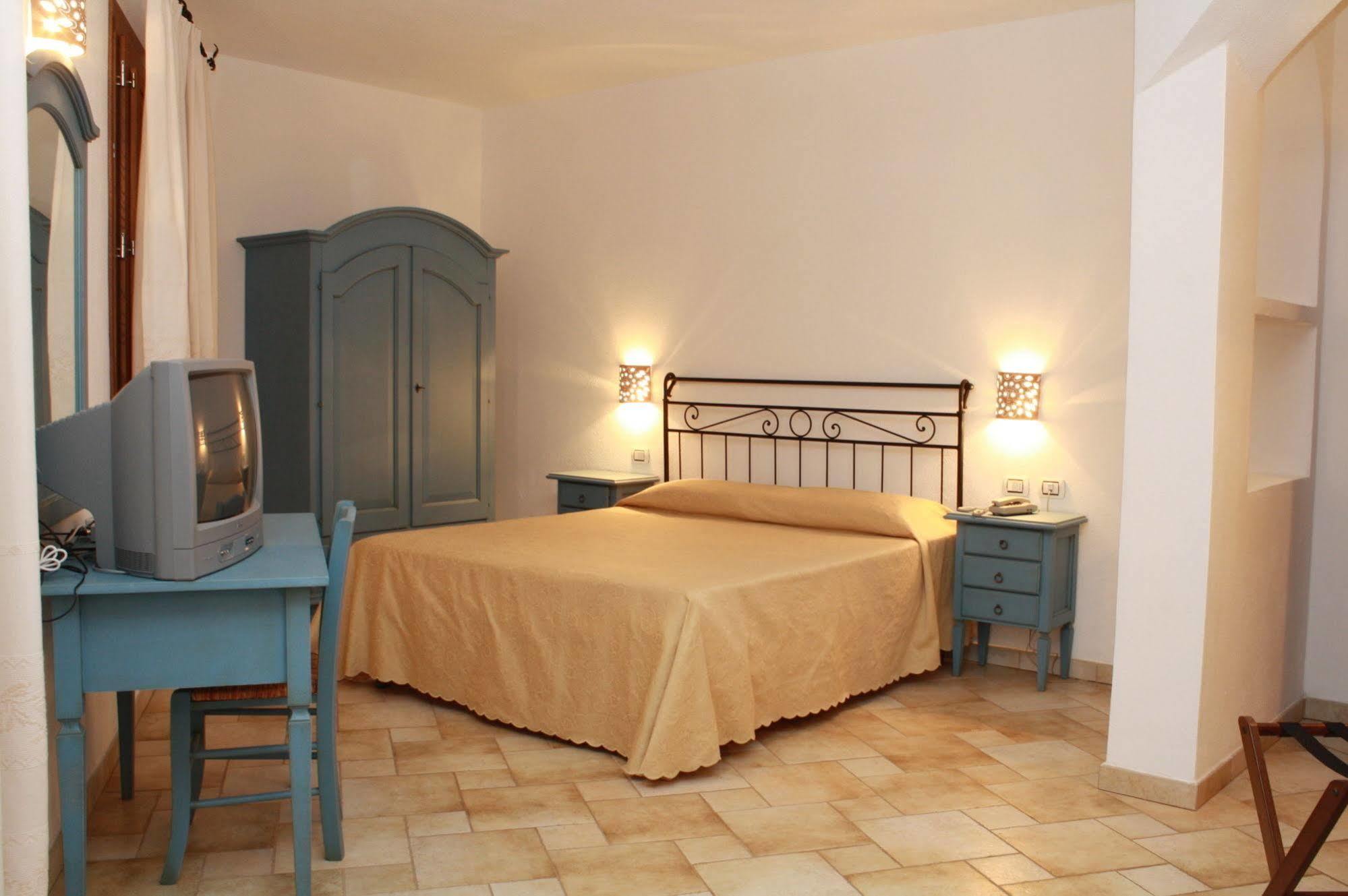 Hotel San Pantaleo Exterior foto