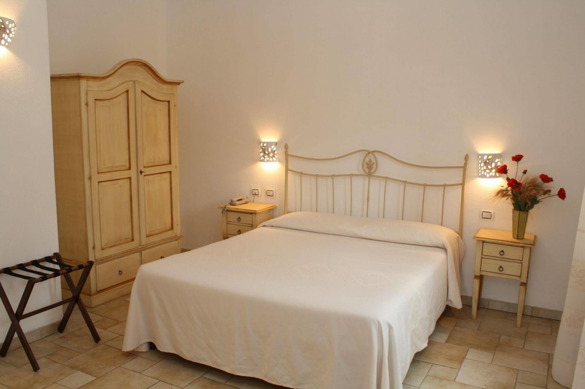 Hotel San Pantaleo Exterior foto