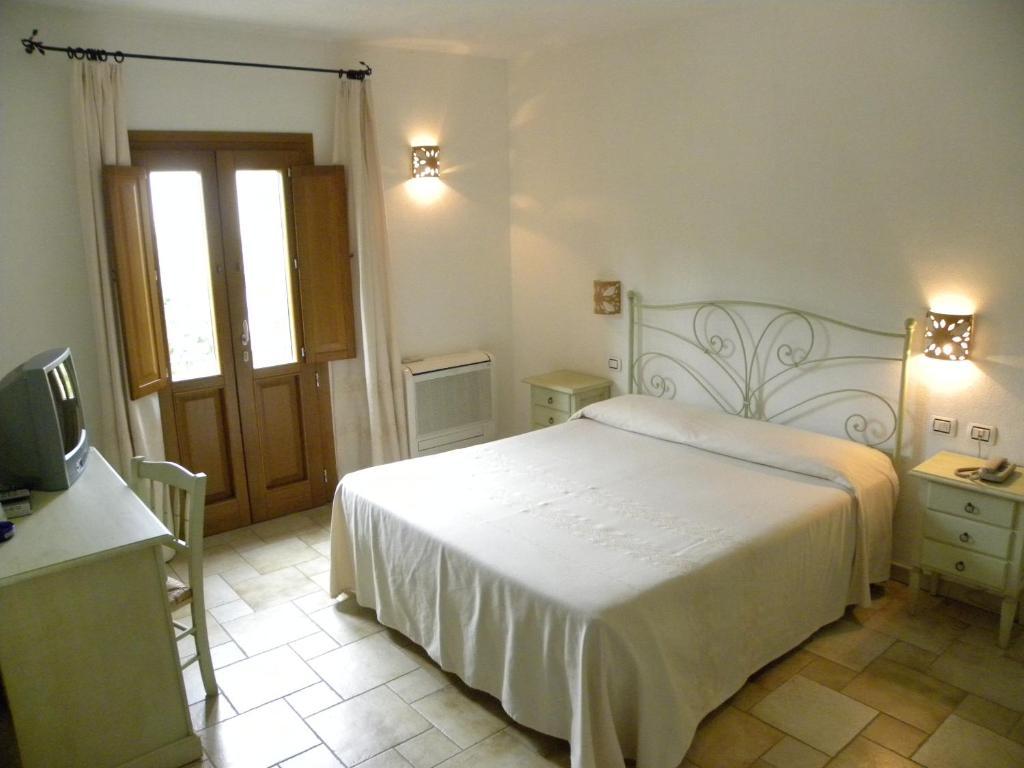 Hotel San Pantaleo Habitación foto