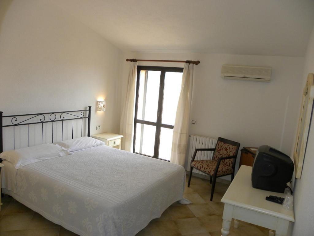 Hotel San Pantaleo Habitación foto